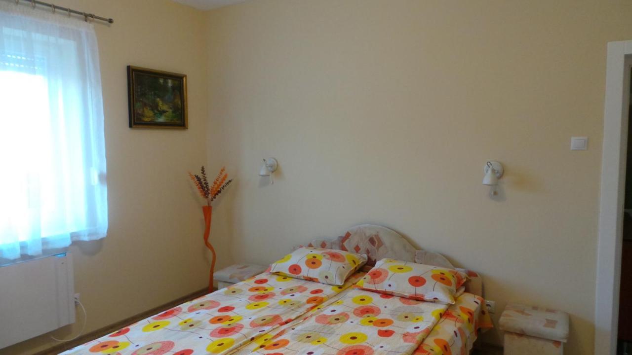 Rozalia Apartman 귤러 외부 사진